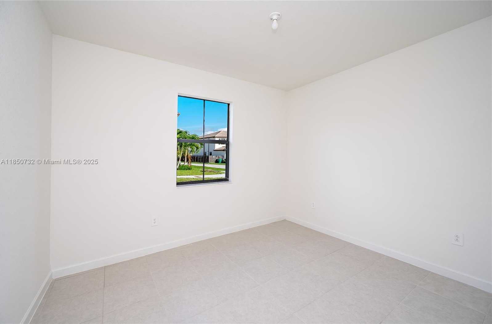 Small Image of 11856 SW 241 Ter, Princeton, FL 33032, USA Number 25