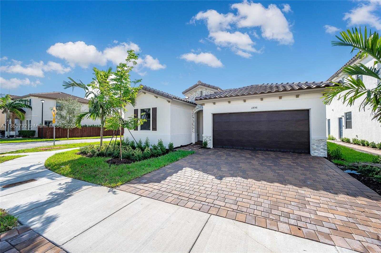 Small Image of 11856 SW 241 Ter, Princeton, FL 33032, USA Number 29