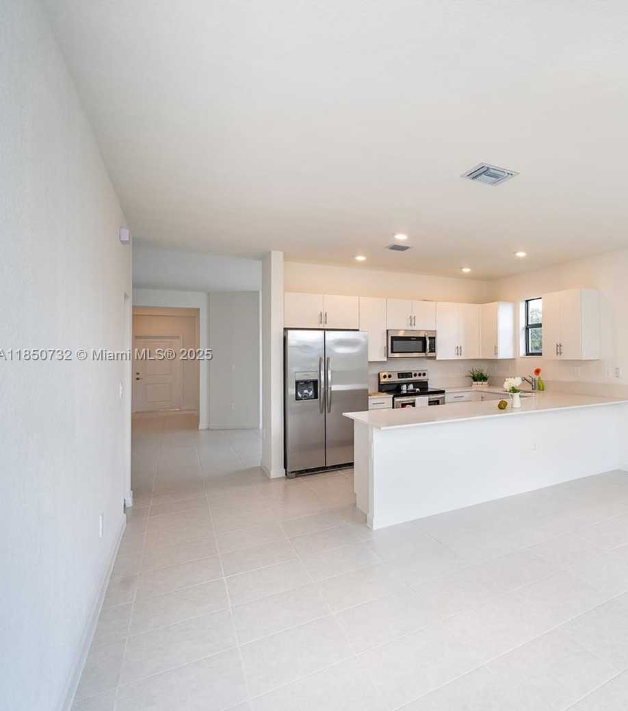 Small Image of 11856 SW 241 Ter, Princeton, FL 33032, USA Number 7