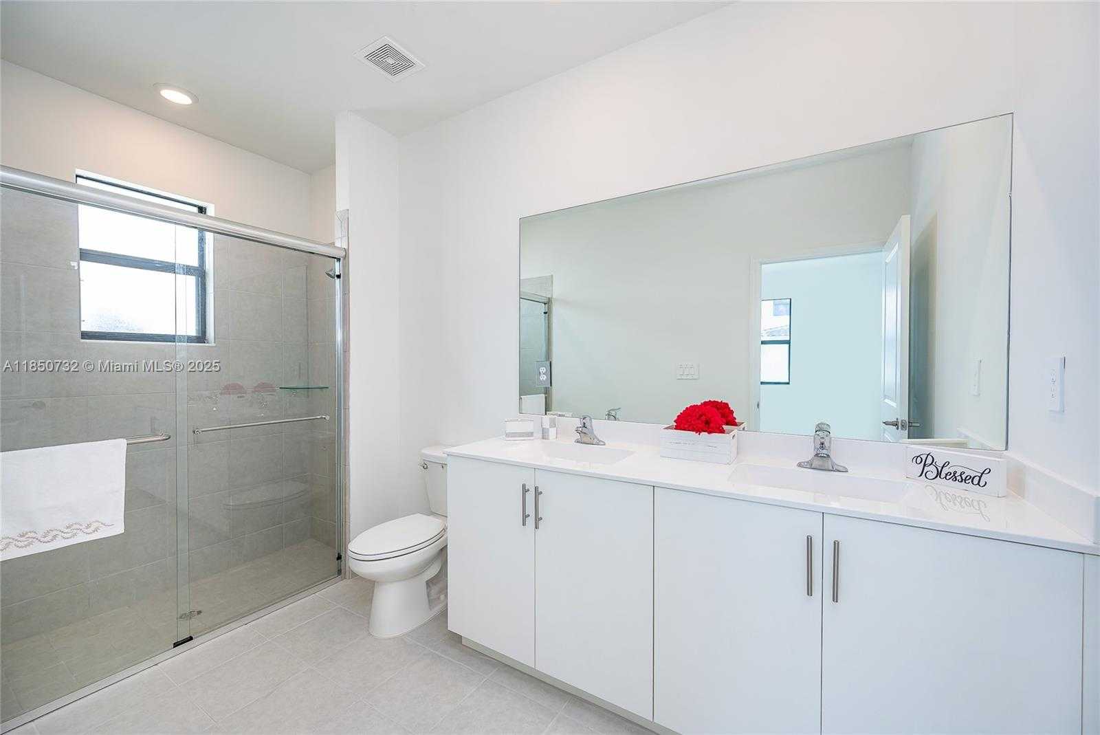Small Image of 11856 SW 241 Ter, Princeton, FL 33032, USA Number 8