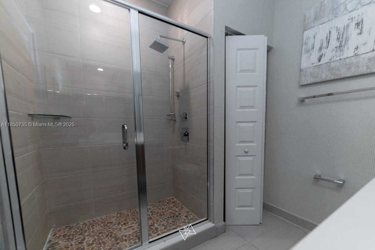 Small Image of 7805 NORTH WEST 104TH AVE #21, Doral Number 14