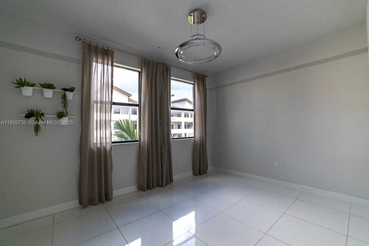 Small Image of 7805 NORTH WEST 104TH AVE #21, Doral Number 15