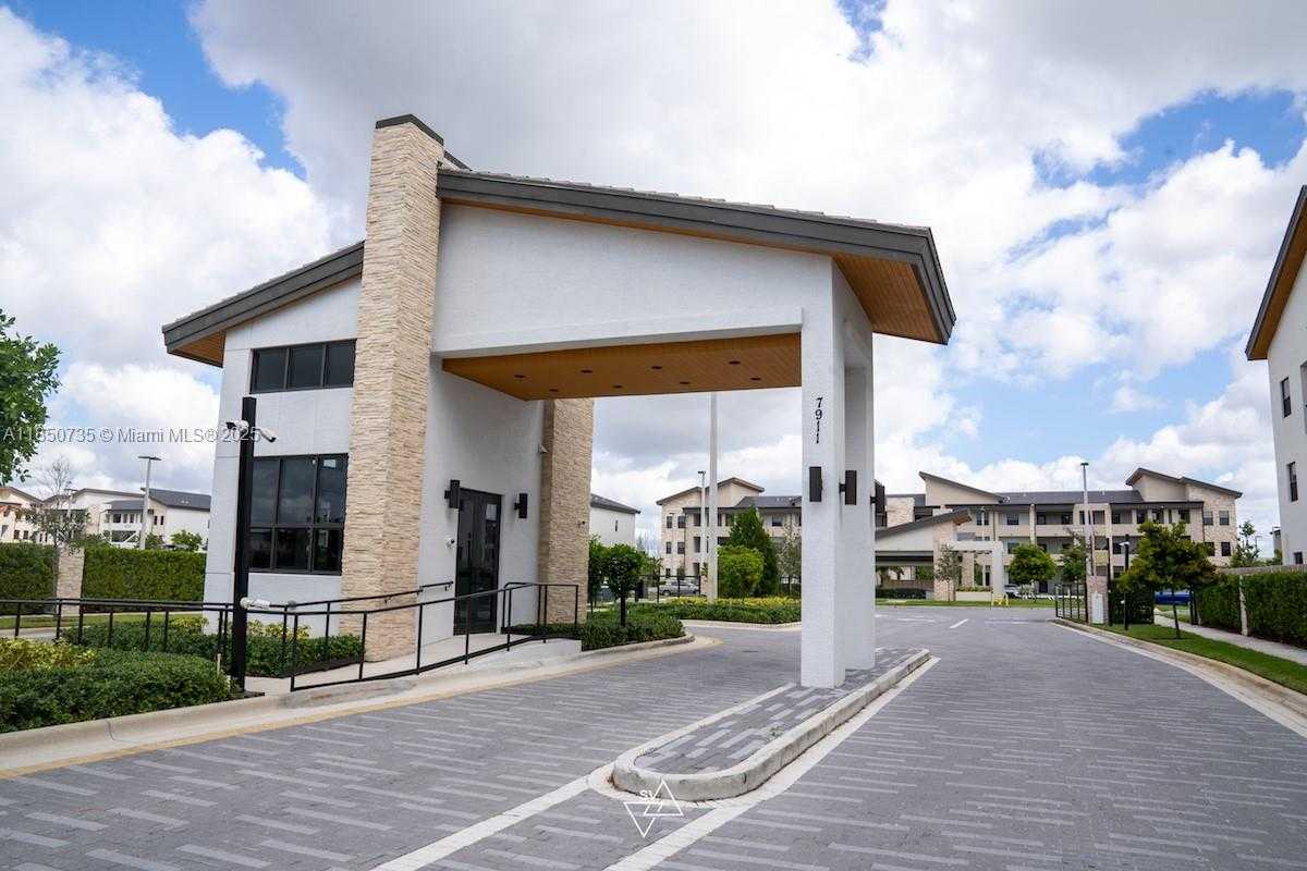 Small Image of 7805 NORTH WEST 104TH AVE #21, Doral Number 2