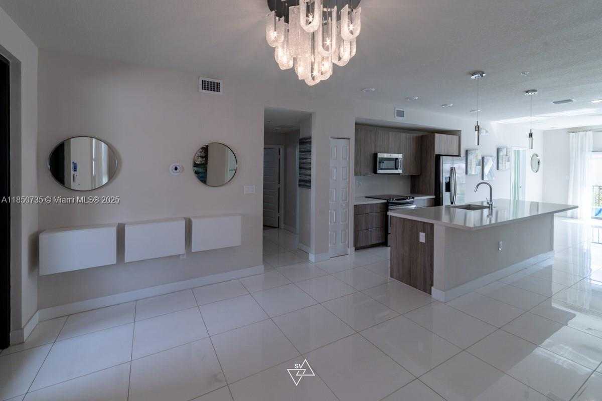 Small Image of 7805 NORTH WEST 104TH AVE #21, Doral Number 3
