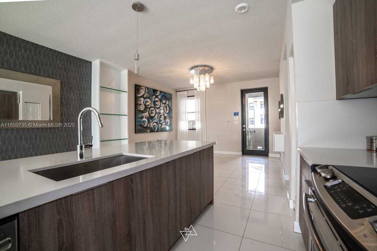 Small Image of 7805 NORTH WEST 104TH AVE #21, Doral Number 6