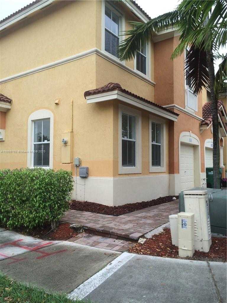 Small Image of 16636 SOUTH WEST 79TH WAY, Miami Number 2