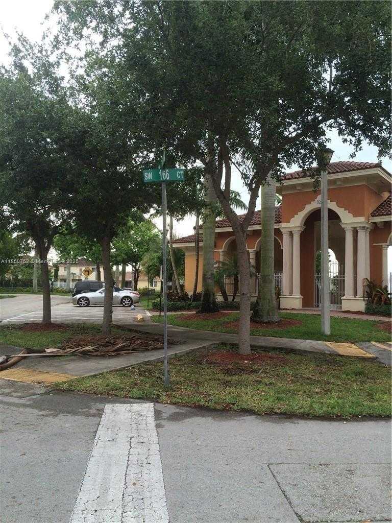 Small Image of 16636 SOUTH WEST 79TH WAY, Miami Number 3