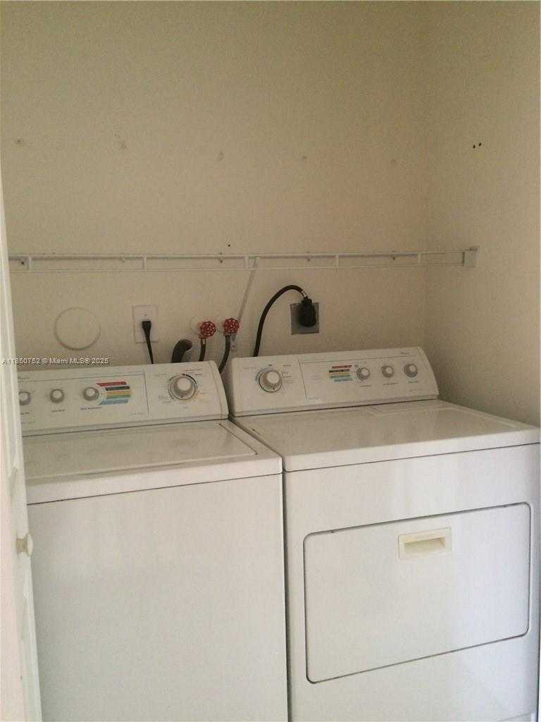 Small Image of 16636 SOUTH WEST 79TH WAY, Miami Number 7