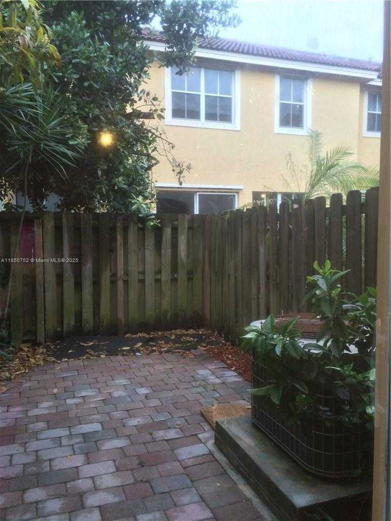 Small Image of 16636 SOUTH WEST 79TH WAY, Miami Number 8