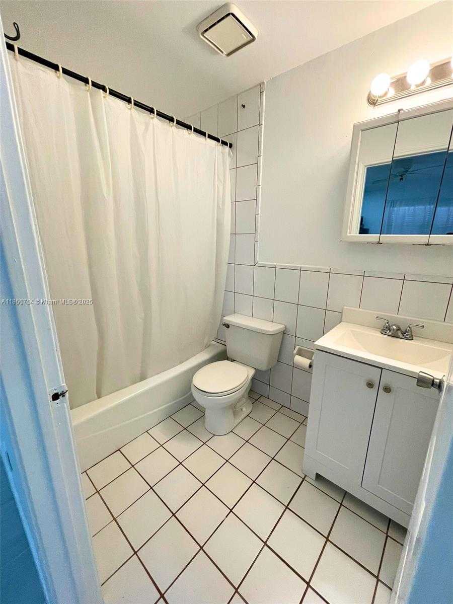 Small Image of 20020 NORTH WEST 64TH CT #1, Hialeah Number 14