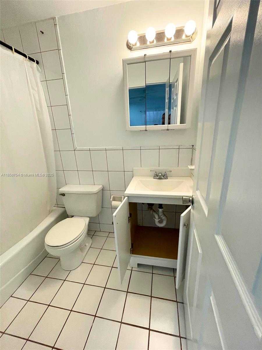 Small Image of 20020 NORTH WEST 64TH CT #1, Hialeah Number 15