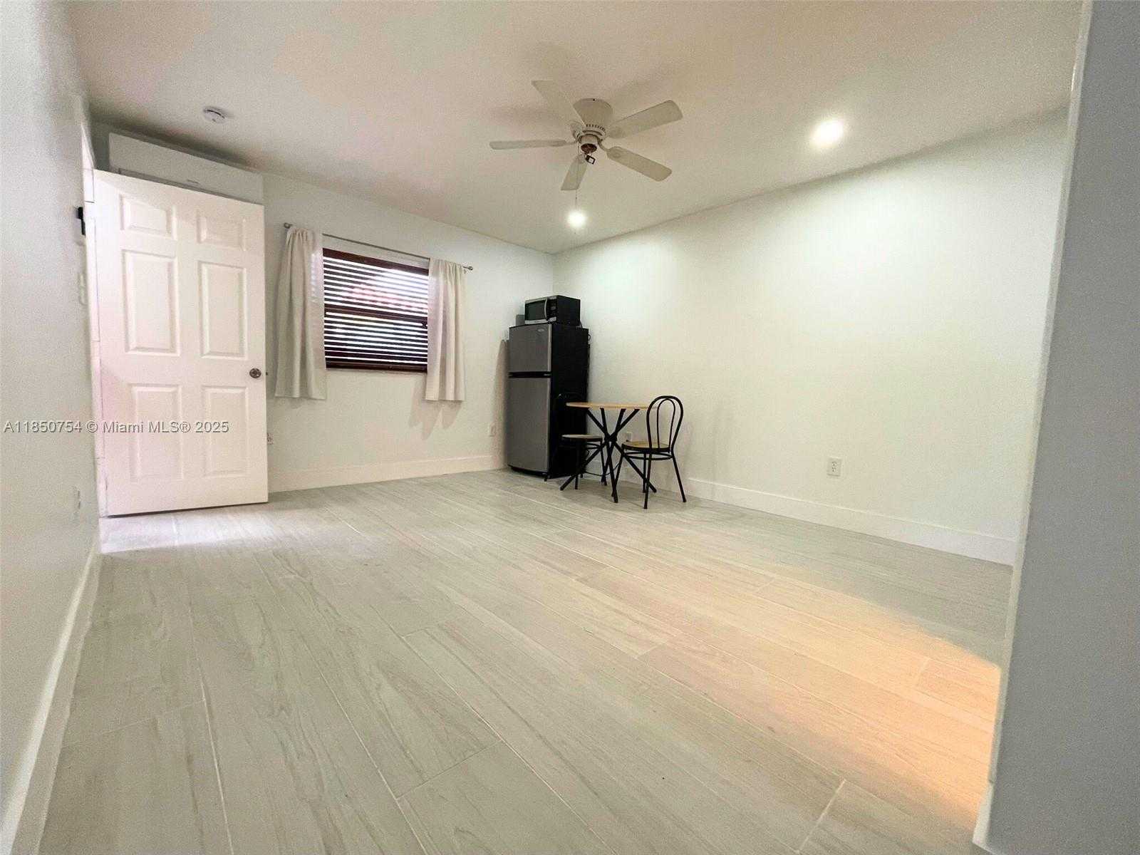 Small Image of 20020 NORTH WEST 64TH CT #1, Hialeah Number 20