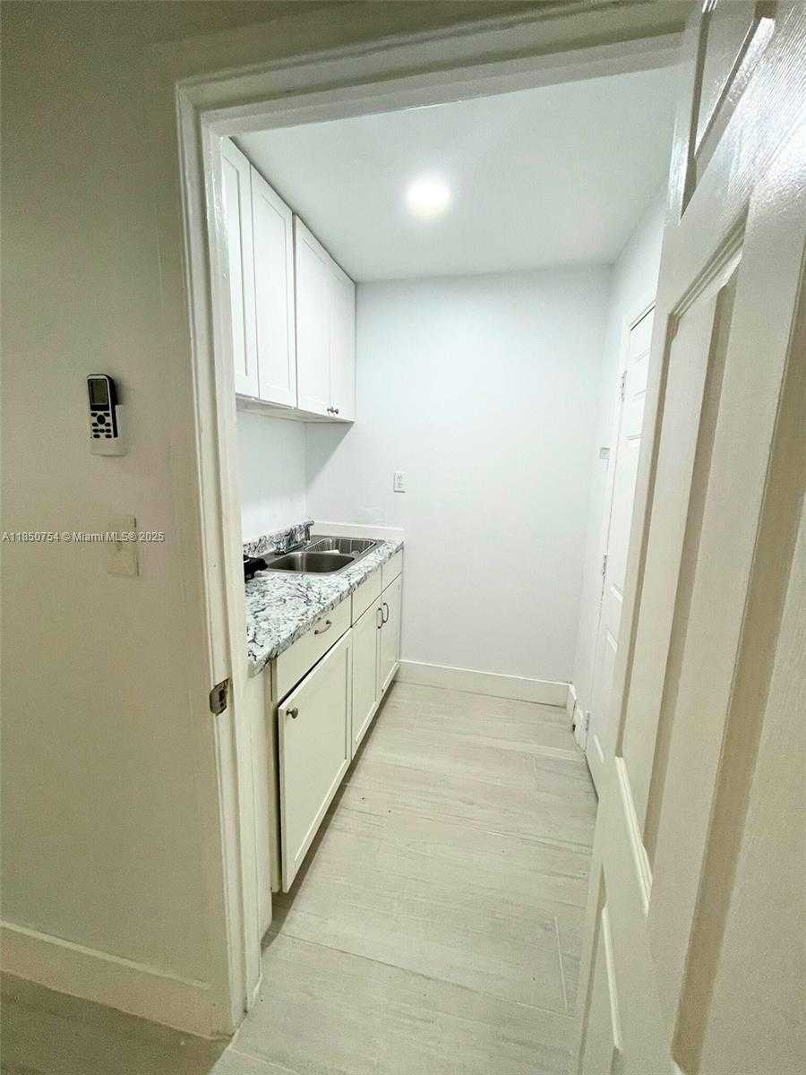 Small Image of 20020 NORTH WEST 64TH CT #1, Hialeah Number 26