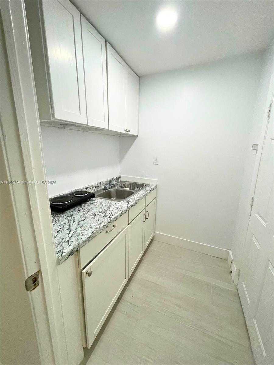 Small Image of 20020 NORTH WEST 64TH CT #1, Hialeah Number 27