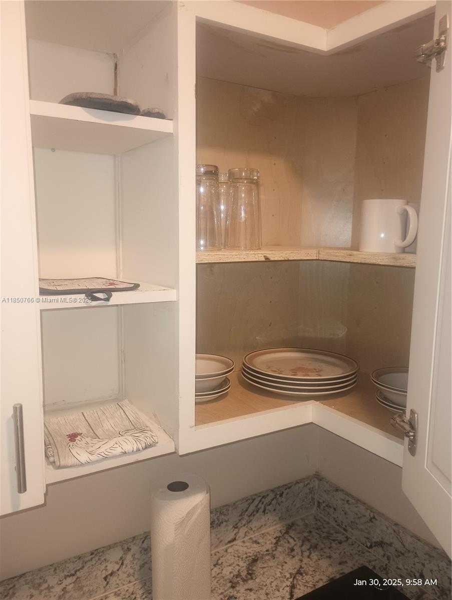 Small Image of 610 CAROLINA AVE #B, Fort Lauderdale Number 13