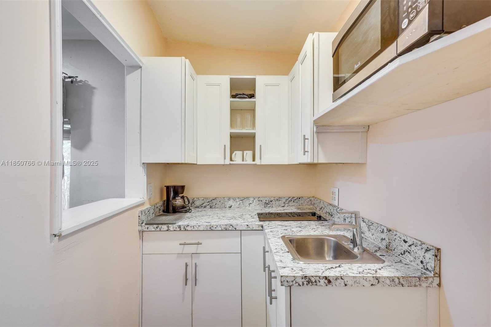 Small Image of 610 CAROLINA AVE #B, Fort Lauderdale Number 14