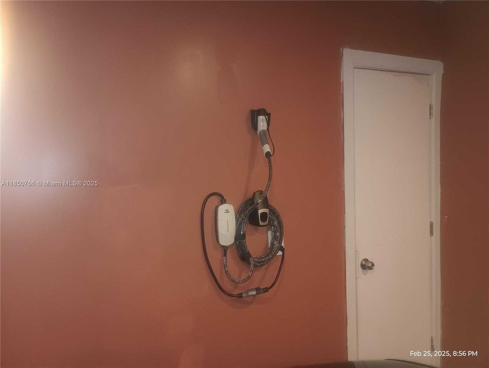 Small Image of 610 CAROLINA AVE #B, Fort Lauderdale Number 2