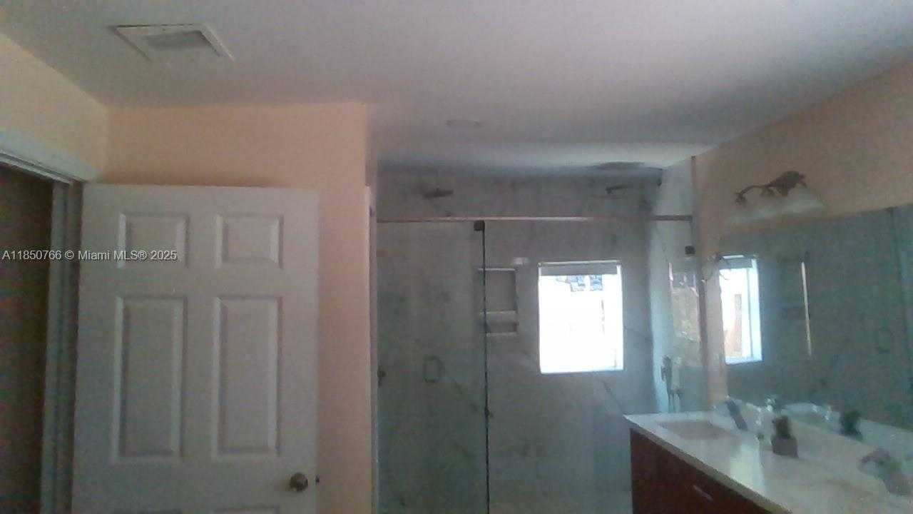 Small Image of 610 CAROLINA AVE #B, Fort Lauderdale Number 8