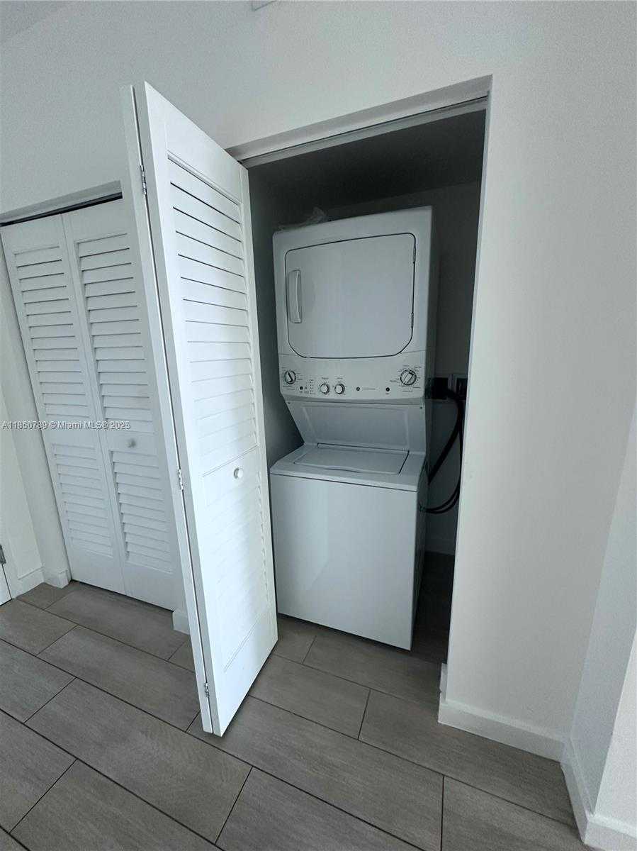 Small Image of 1600 SOUTH WEST 1ST AVE #605, Miami Number 11