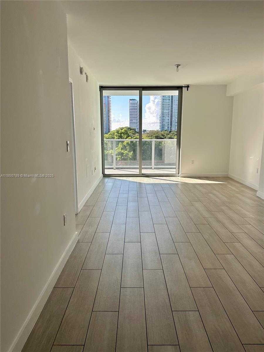 Small Image of 1600 SOUTH WEST 1ST AVE #605, Miami Number 7