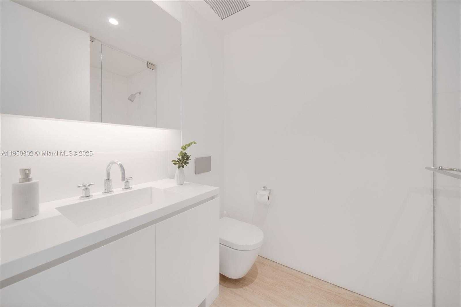 Small Image of 9001 COLLINS AVE #S-605, Surfside Number 36