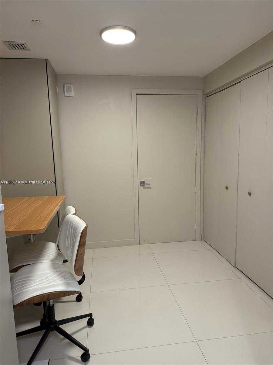 Small Image of 488 NORTH EAST 18TH #2009, Miami Number 12