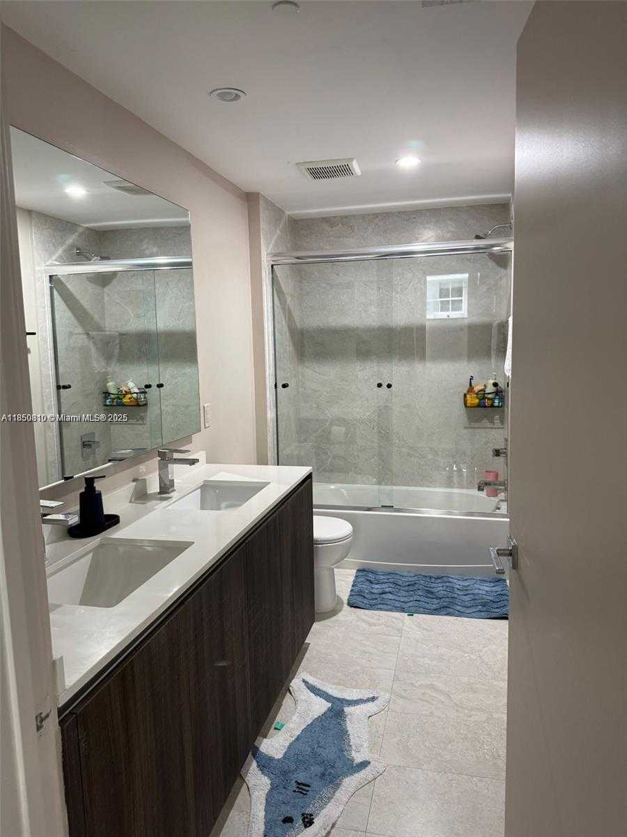 Small Image of 488 NORTH EAST 18TH #2009, Miami Number 18