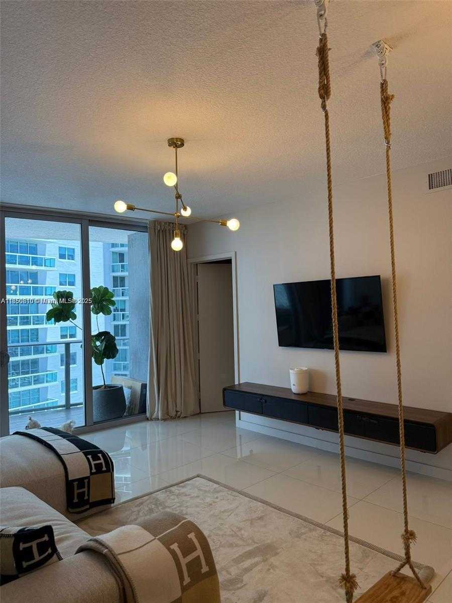 Small Image of 488 NORTH EAST 18TH #2009, Miami Number 5