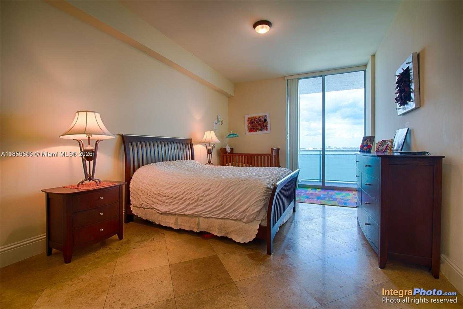 Small Image of 7901 HISPANOLA AVE #1409, North Bay Village Number 8