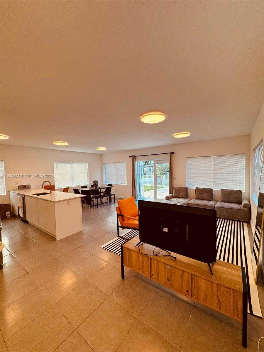 Small Image of 737 NORTH WEST 4TH ST, Hallandale Beach Number 12