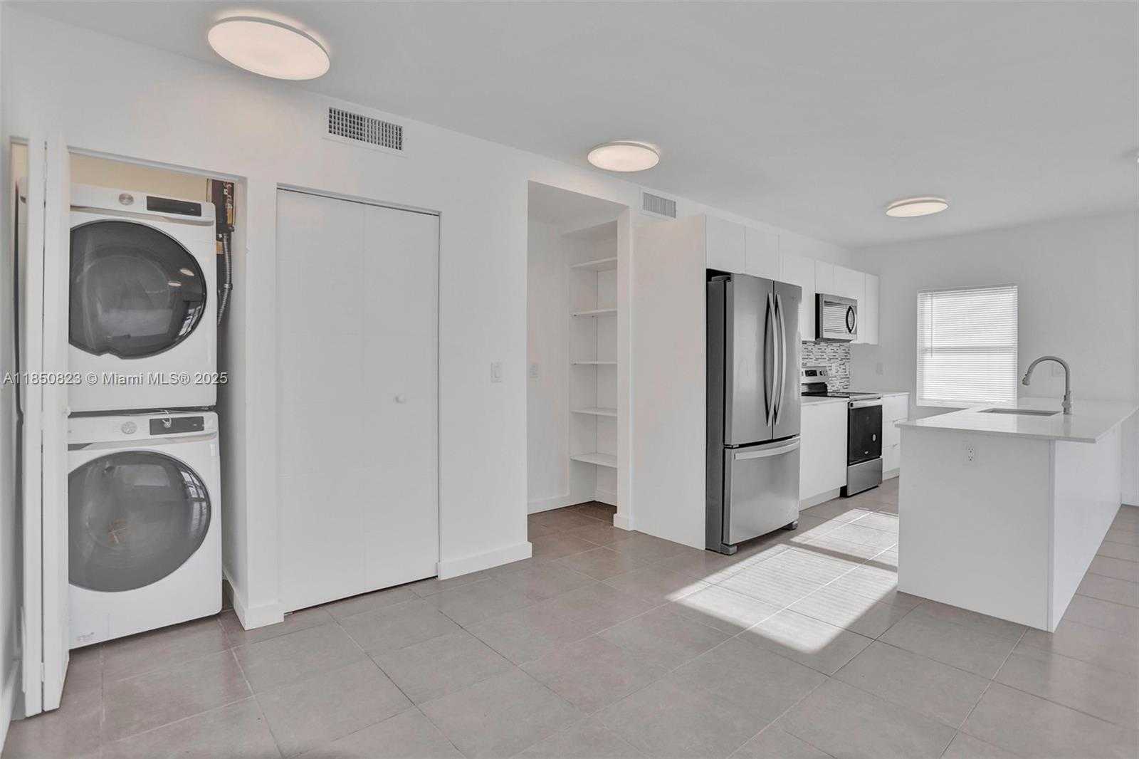 Small Image of 737 NORTH WEST 4TH ST, Hallandale Beach Number 15