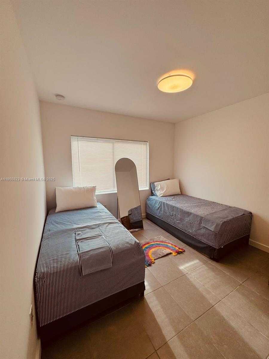 Small Image of 737 NORTH WEST 4TH ST, Hallandale Beach Number 16