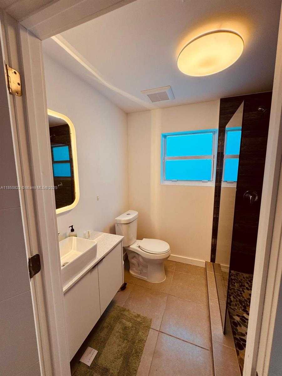 Small Image of 737 NORTH WEST 4TH ST, Hallandale Beach Number 19