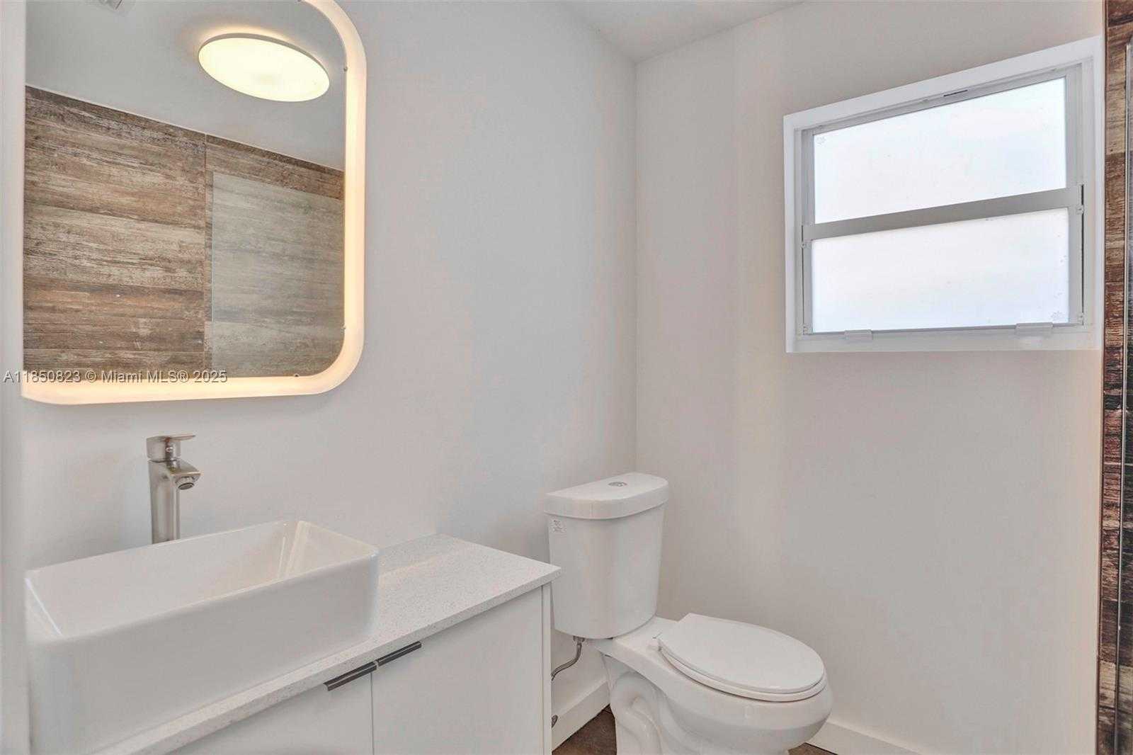Small Image of 737 NORTH WEST 4TH ST, Hallandale Beach Number 20