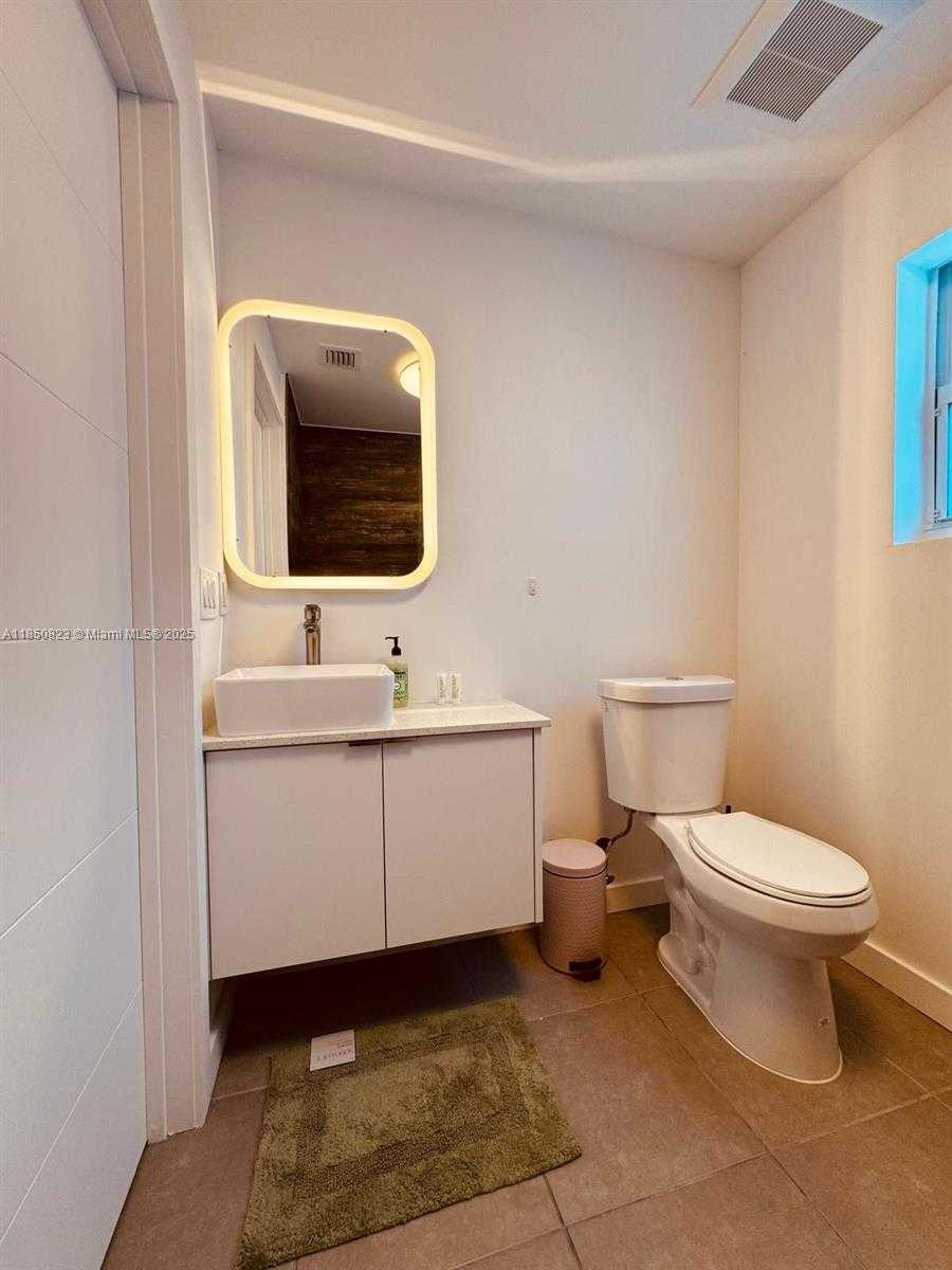 Small Image of 737 NORTH WEST 4TH ST, Hallandale Beach Number 21