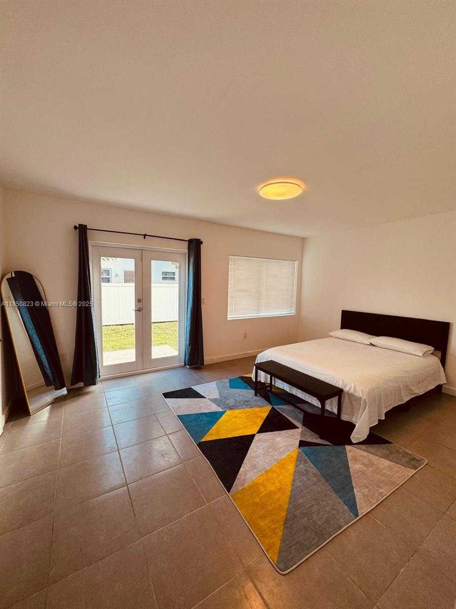 Small Image of 737 NORTH WEST 4TH ST, Hallandale Beach Number 25