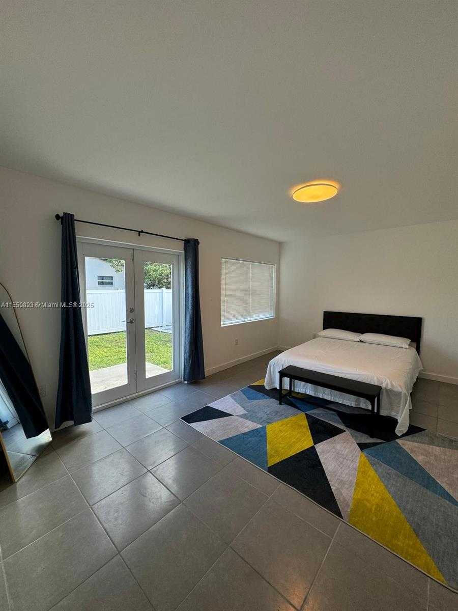 Small Image of 737 NORTH WEST 4TH ST, Hallandale Beach Number 26
