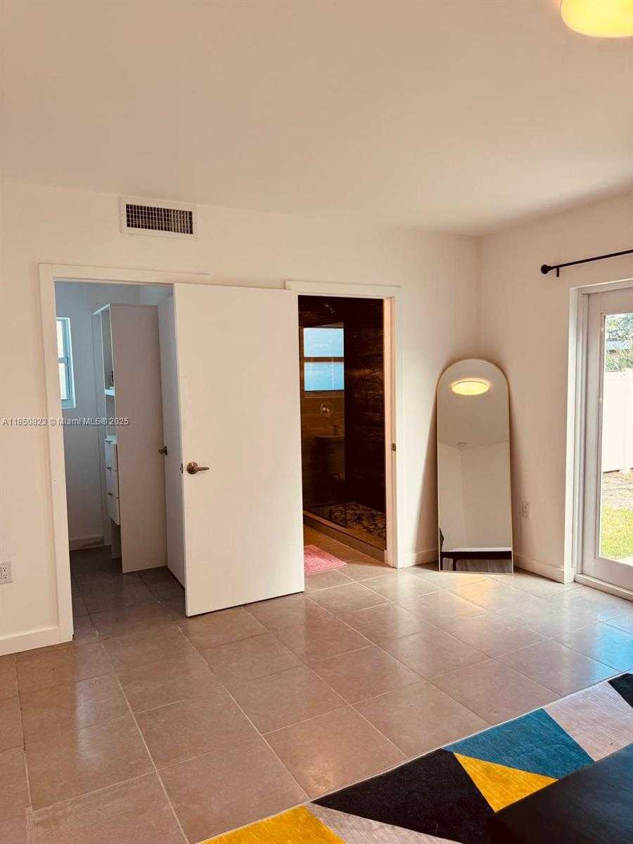 Small Image of 737 NORTH WEST 4TH ST, Hallandale Beach Number 28