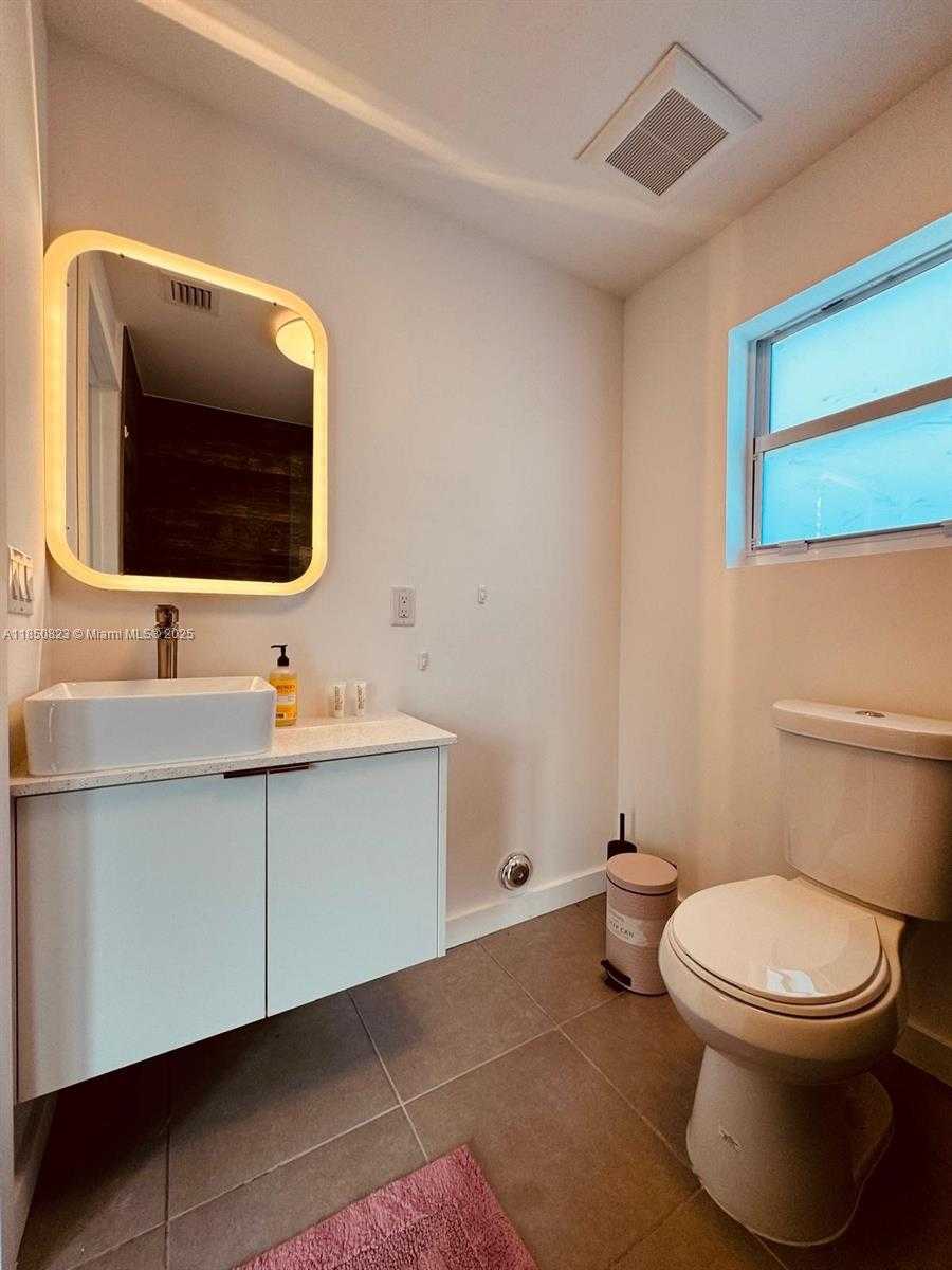 Small Image of 737 NORTH WEST 4TH ST, Hallandale Beach Number 29