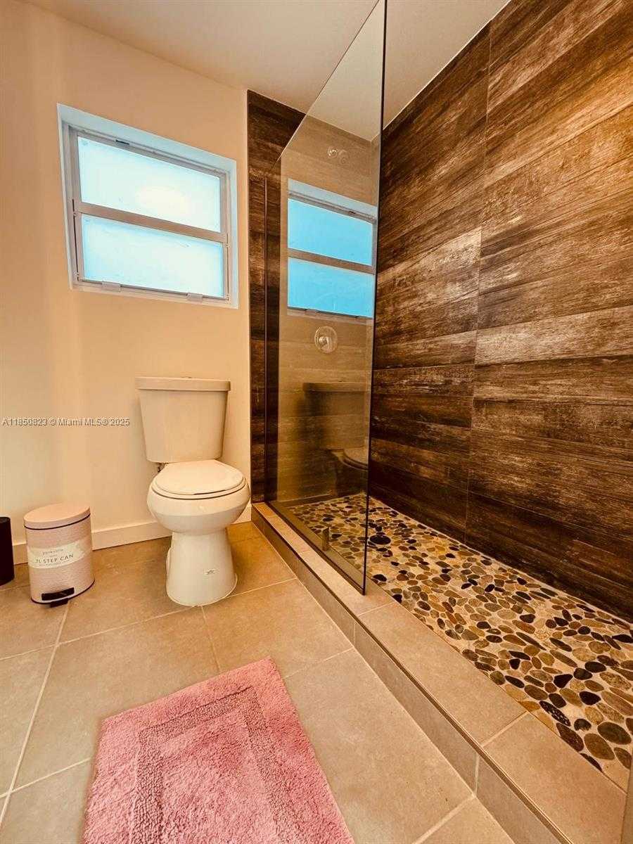 Small Image of 737 NORTH WEST 4TH ST, Hallandale Beach Number 31