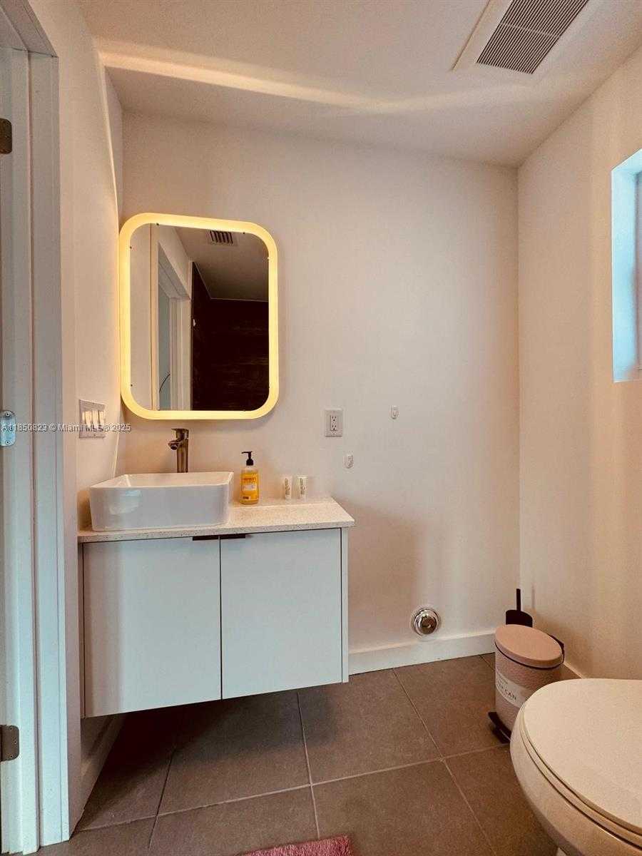 Small Image of 737 NORTH WEST 4TH ST, Hallandale Beach Number 32