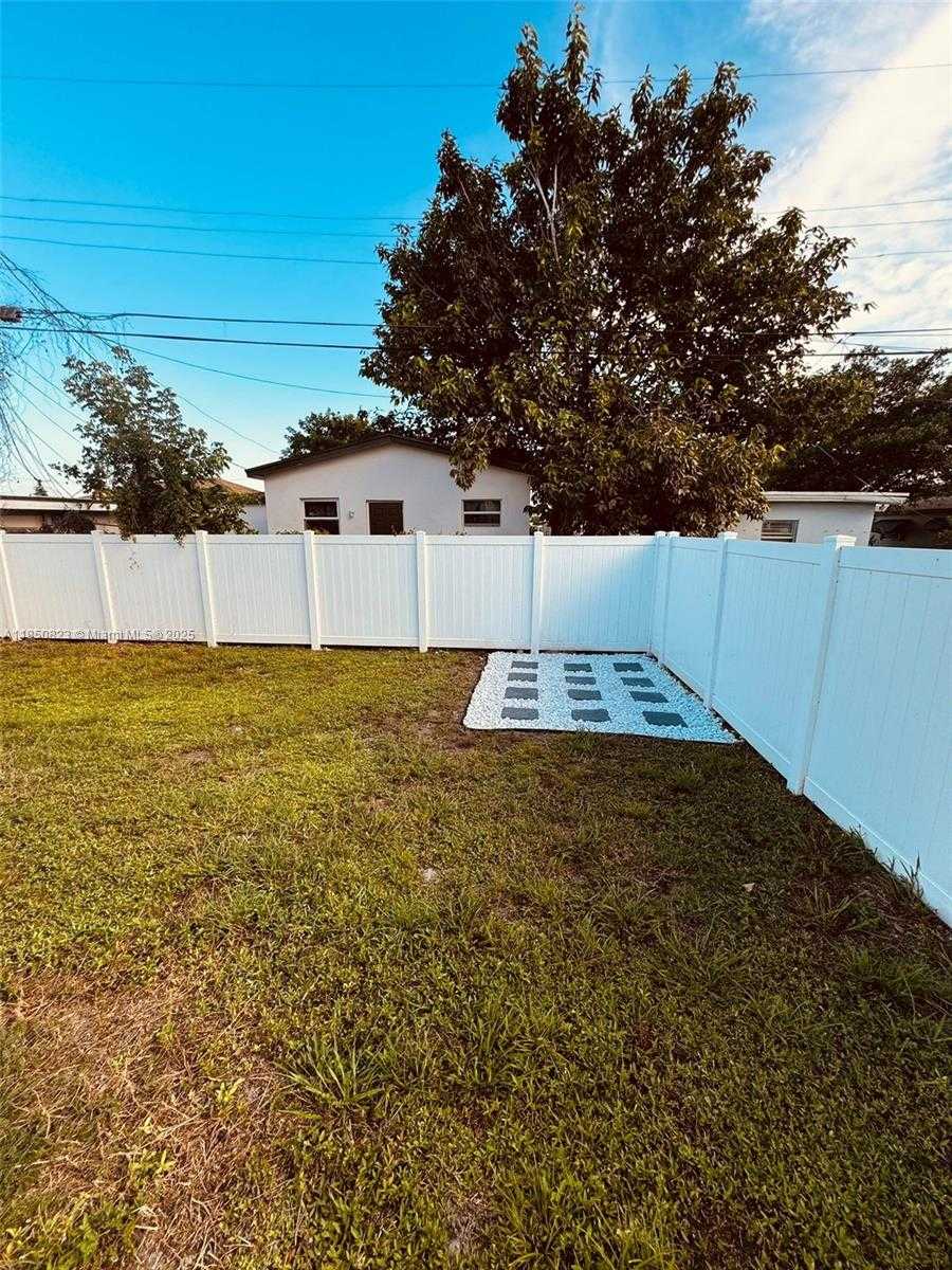 Small Image of 737 NORTH WEST 4TH ST, Hallandale Beach Number 34