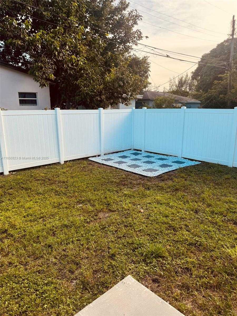 Small Image of 737 NORTH WEST 4TH ST, Hallandale Beach Number 35