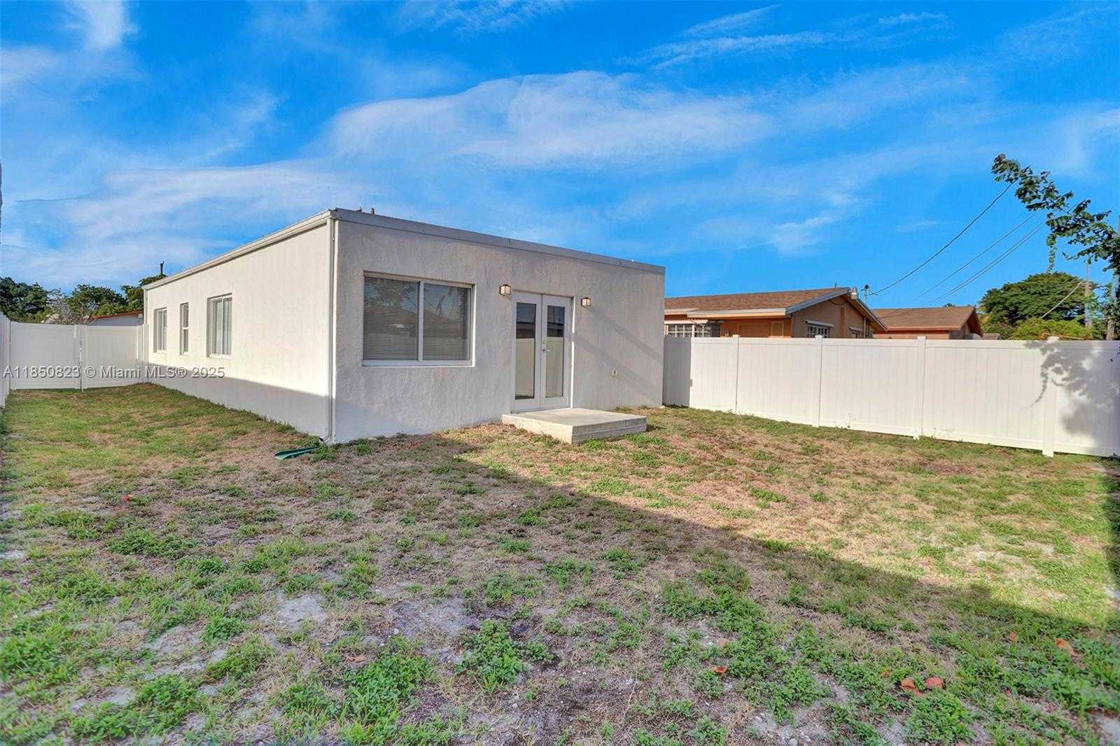 Small Image of 737 NORTH WEST 4TH ST, Hallandale Beach Number 36