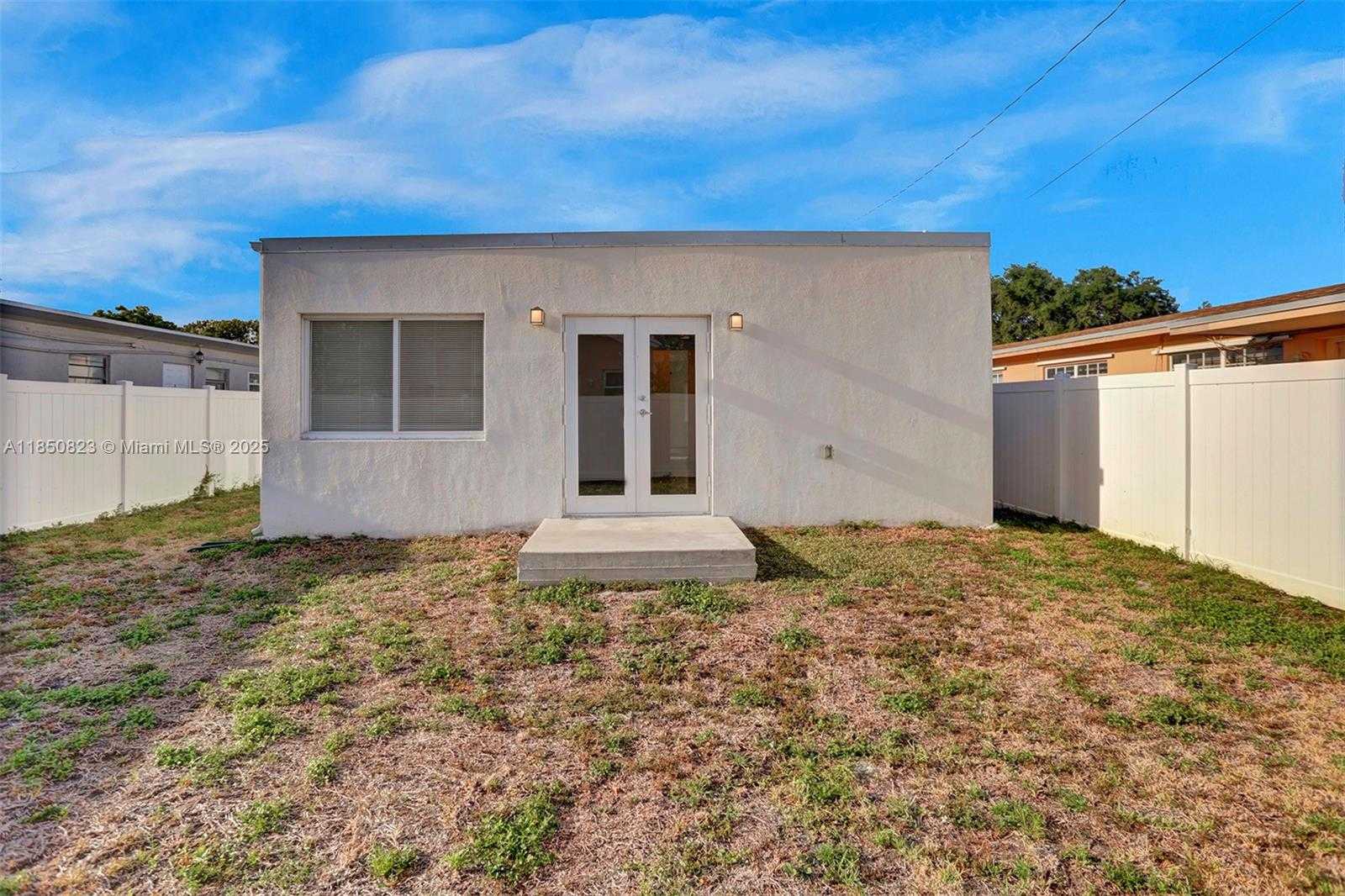 Small Image of 737 NORTH WEST 4TH ST, Hallandale Beach Number 37