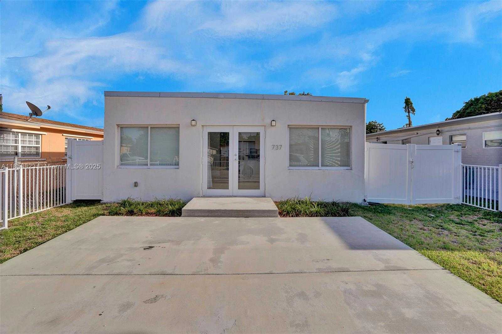 Small Image of 737 NORTH WEST 4TH ST, Hallandale Beach Number 41