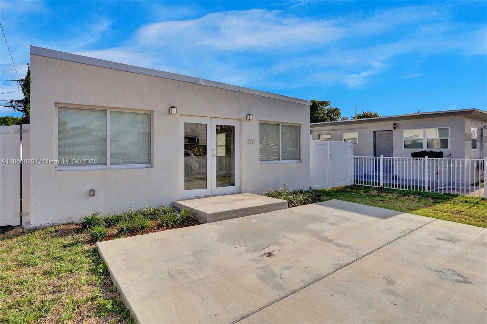 Small Image of 737 NORTH WEST 4TH ST, Hallandale Beach Number 42