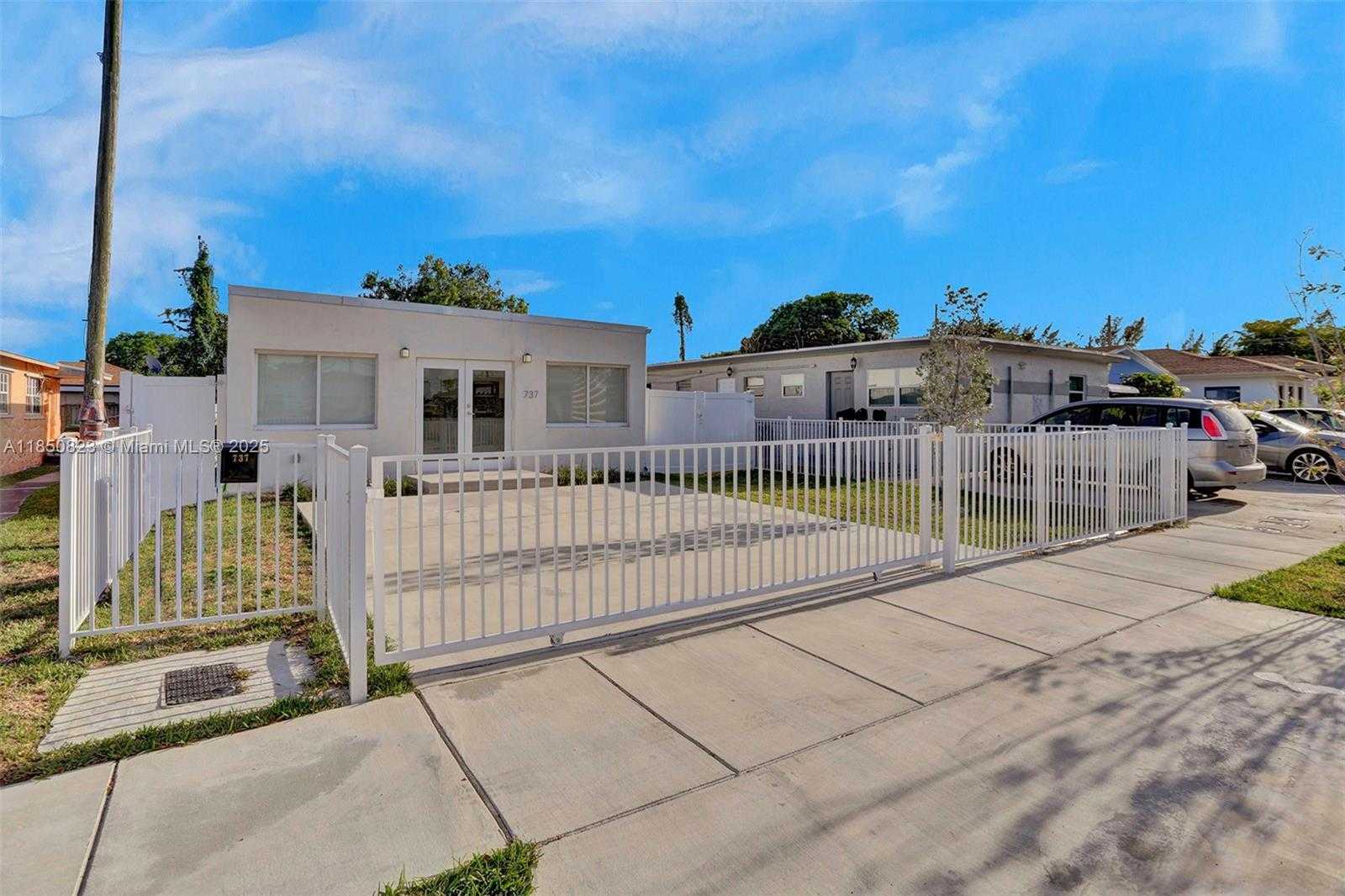 Small Image of 737 NORTH WEST 4TH ST, Hallandale Beach Number 45