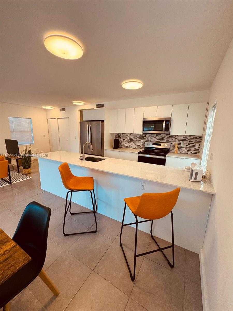 Small Image of 737 NORTH WEST 4TH ST, Hallandale Beach Number 7