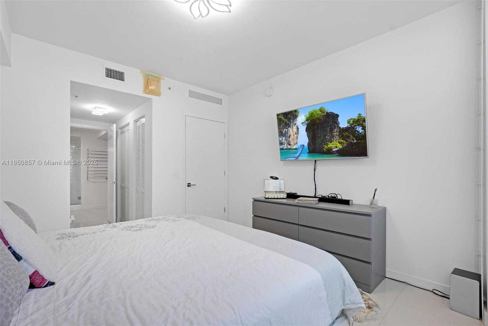Small Image of 7825 NORTH WEST 107TH AVE #618, Doral Number 26